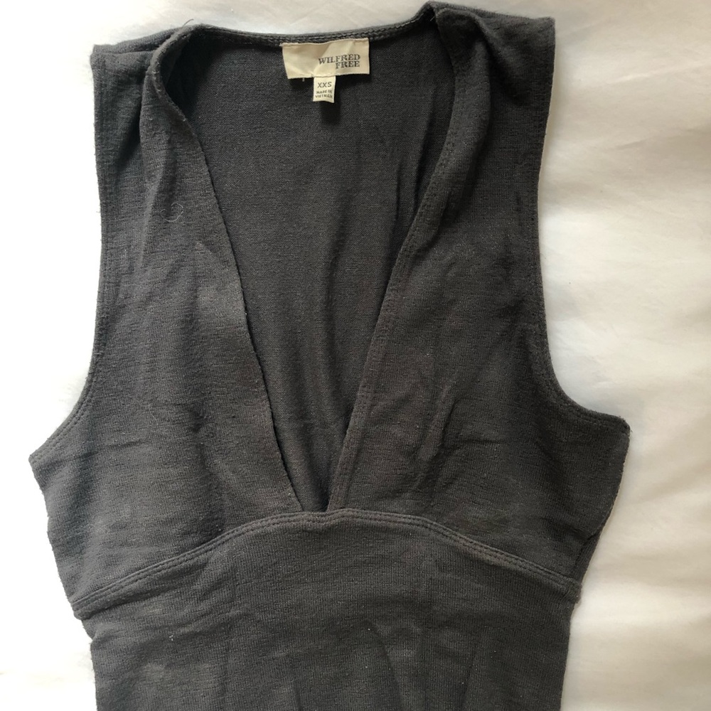 Aritzia cropped tank; so flattering